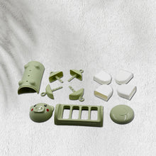 sicle mold set featuring pig shapes, suitable for homemade ice candy.